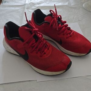 Nike Men's Red and Black Athletic Shoes